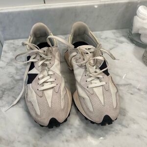 New Balance 327 women’s size 7